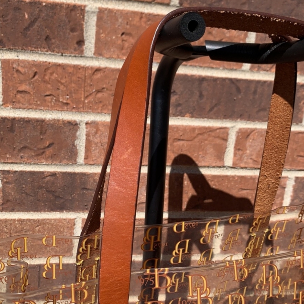 👀Dooney and Bourke Vintage Acrylic Tote Bag👀 - Picture 9 of 16